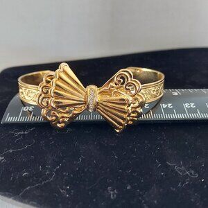 Vintage Avon Shimmering Bow Goldtone